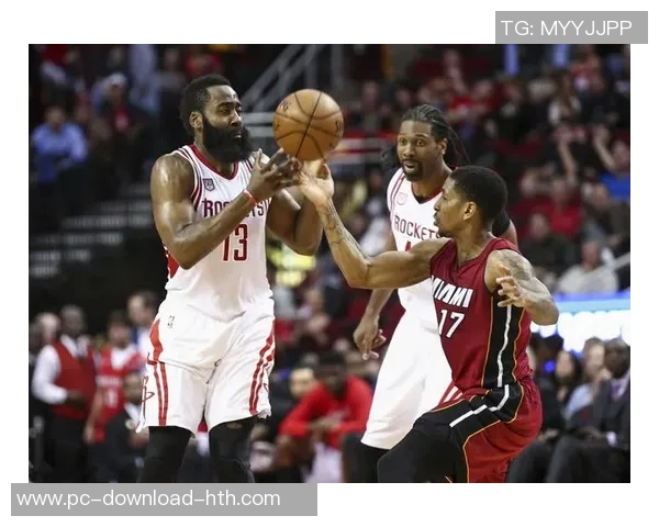 火箭队与爵士队激战正酣双方争夺季后赛席位的关键对决